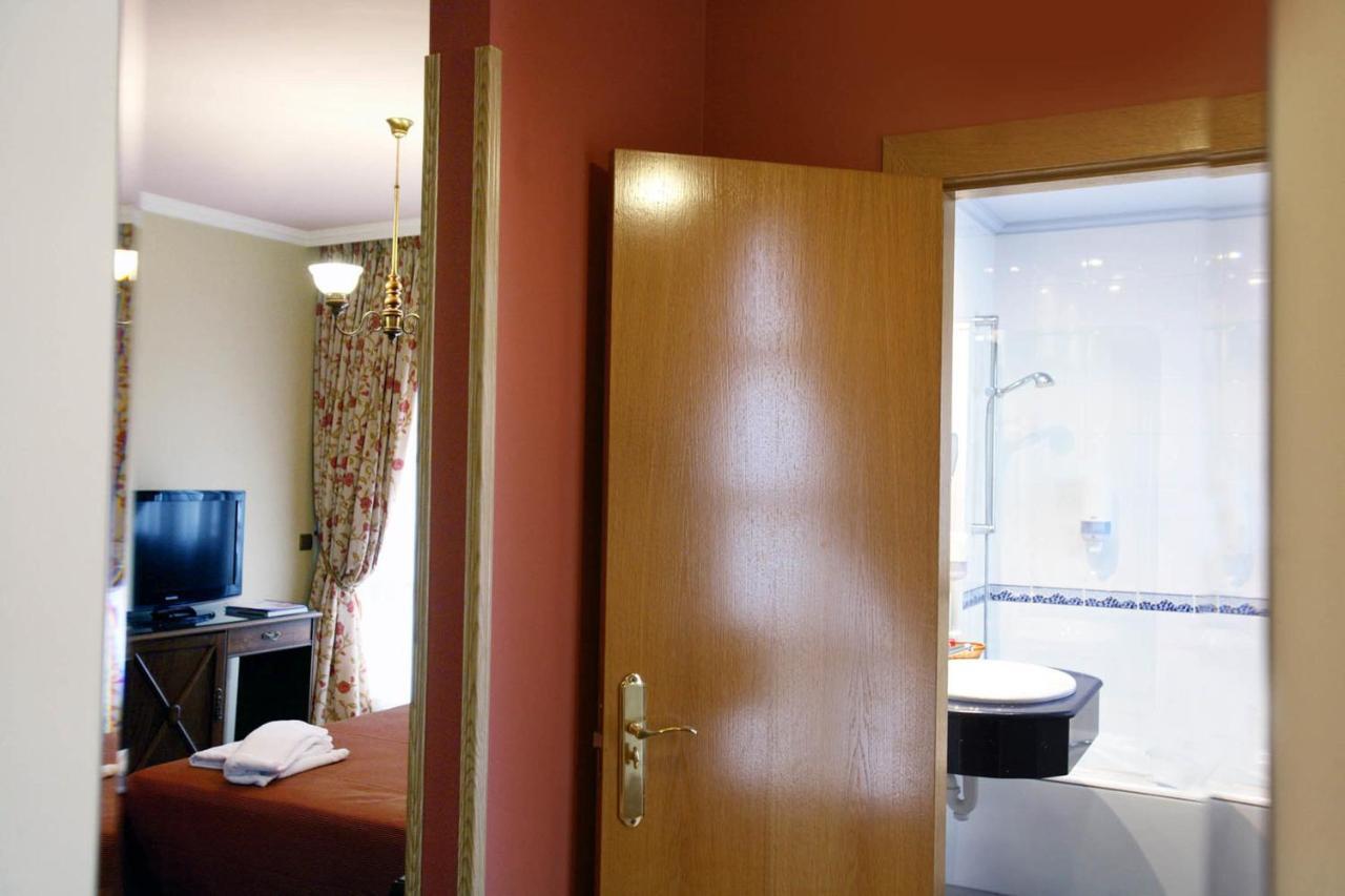Imperion Hotell Onís Rum bild