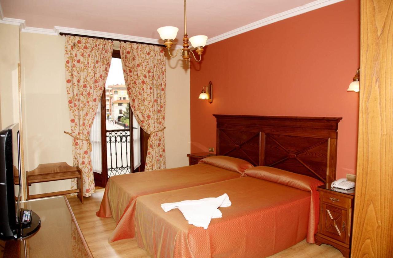 Imperion Hotell Onís Rum bild